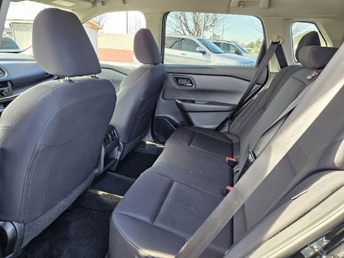 Used 2024 Nissan Rogue S image 10