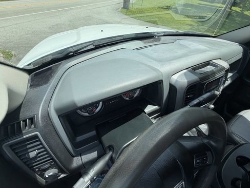 Used 2018 RAM 3500 Tradesman w/ Chrome Appearance Group AWD/4WD image 27