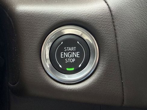 Used 2024 GMC Yukon SLT image 21