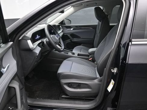 New 2026 Volkswagen Tiguan SE AWD/4WD image 9