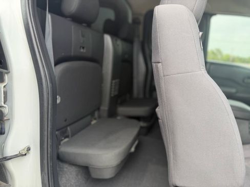 Used 2023 Nissan Frontier S AWD/4WD image 19