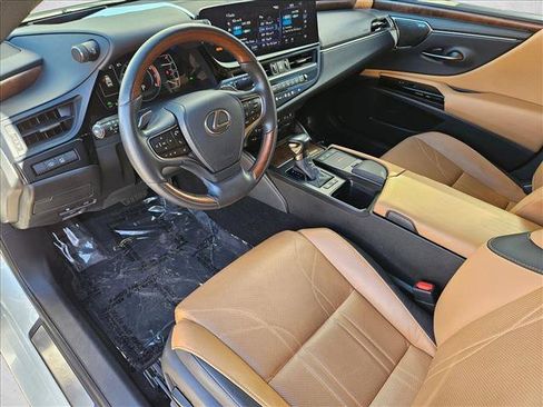 Used 2022 Lexus ES 300h w/ Luxury Package image 9