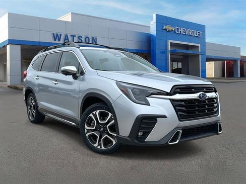Used 2023 Subaru Ascent Touring image 1