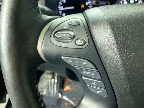 Used 2020 Nissan Pathfinder SL image 11