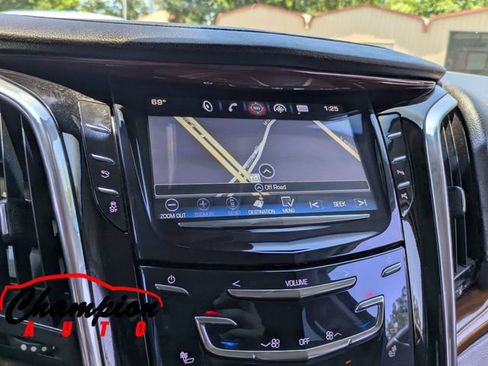 Used 2017 Cadillac Escalade Premium Luxury RWD image 28
