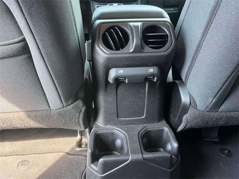 Used 2024 Jeep Wrangler Sport S image 16