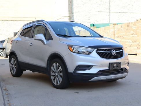 Used 2020 Buick Encore Preferred FWD image 2