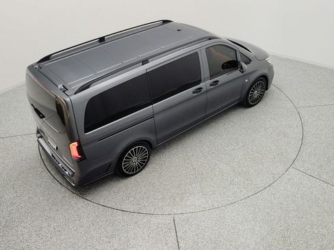 Used 2022 Mercedes-Benz Metris Passenger image 19