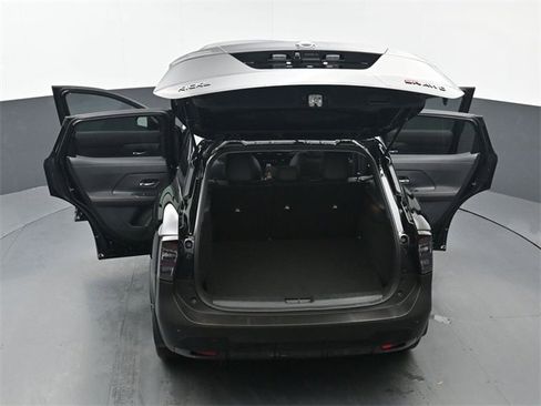 Used 2025 Nissan Kicks SR image 49