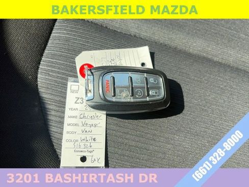Used 2023 Chrysler Voyager LX image 25