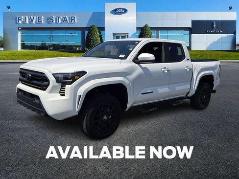 Used 2024 Toyota Tacoma SR5 w/ SR5 Upgrade Package image 3