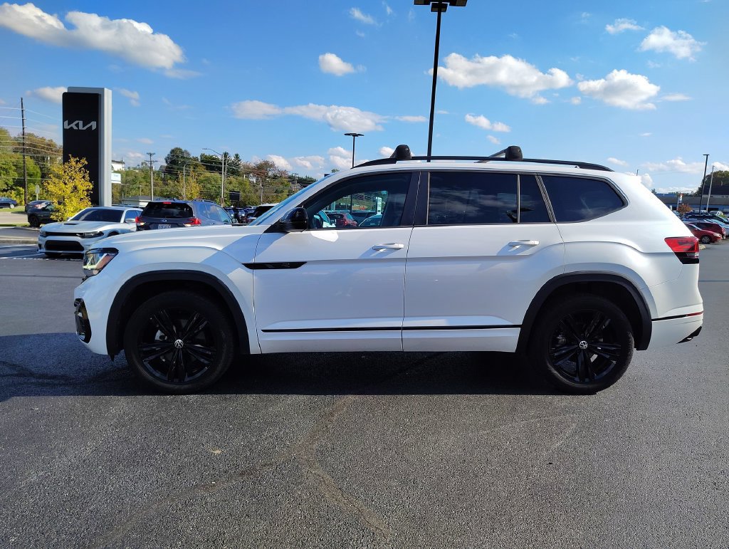 Used 2023 Volkswagen Atlas SEL R-Line AWD/4WD image 3
