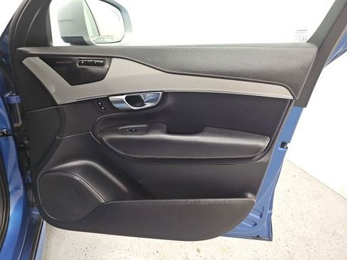 Used 2019 Volvo XC90 T5 R-Design w/ Advanced Package image 40