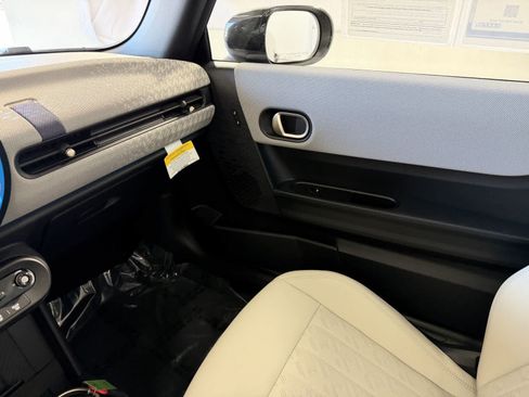Certified 2025 MINI Cooper 2-Door Hardtop FWD image 23