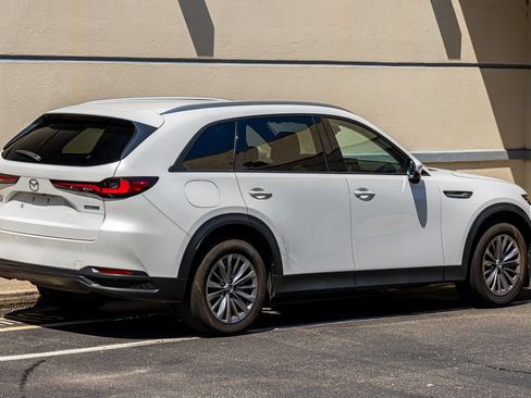 Used 2024 MAZDA CX-90 Plug-In Hybrid w/ Preferred AWD/4WD image 24