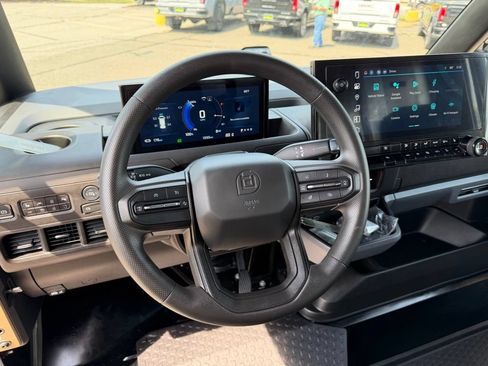 Used 2024 Chevrolet Brightdrop 600 w/ Commercial Equipment Package AWD/4WD image 12