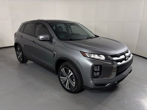 Used 2024 Mitsubishi Outlander Sport SE AWD/4WD image 2