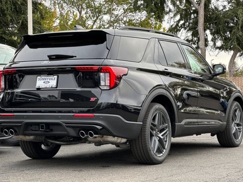 New 2026 Ford Explorer ST w/ Sun And Sound Package image 5