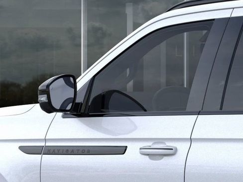 New 2025 Lincoln Navigator Reserve w/ Jet Appearance Package AWD/4WD image 20