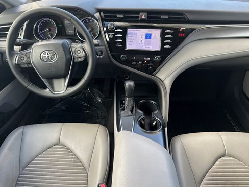 Used 2019 Toyota Camry SE FWD image 17