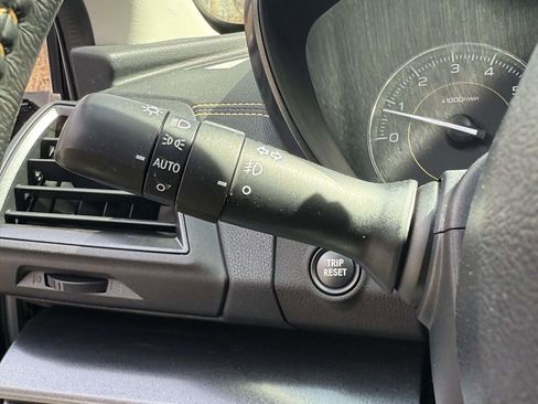 Used 2021 Subaru Crosstrek 2.5i Sport w/ Moonroof Package image 26