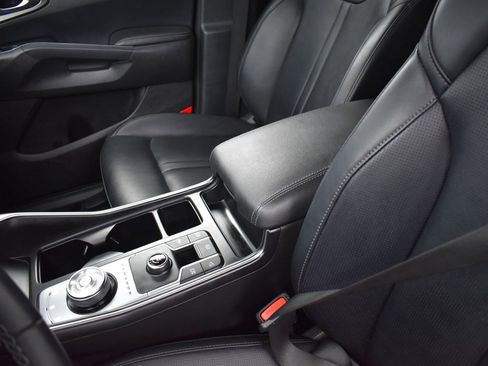 Certified 2025 Kia Sorento EX image 14