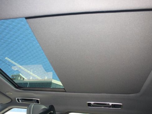 New 2025 Land Rover Range Rover Sport SE image 23