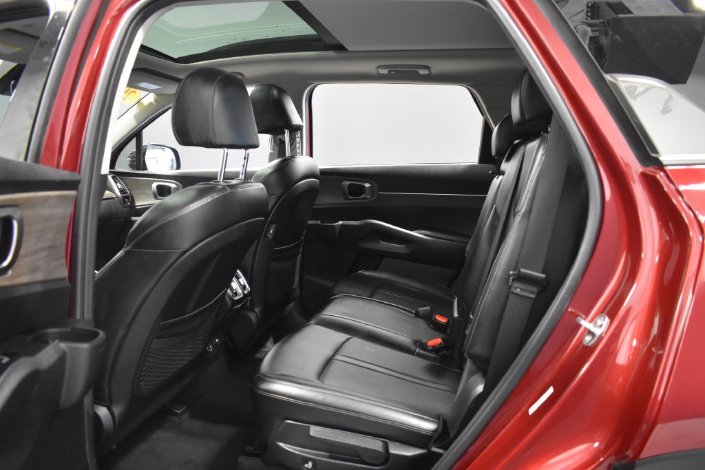 Used 2023 Kia Sorento S w/ Panoramic Sunroof Package AWD/4WD image 37