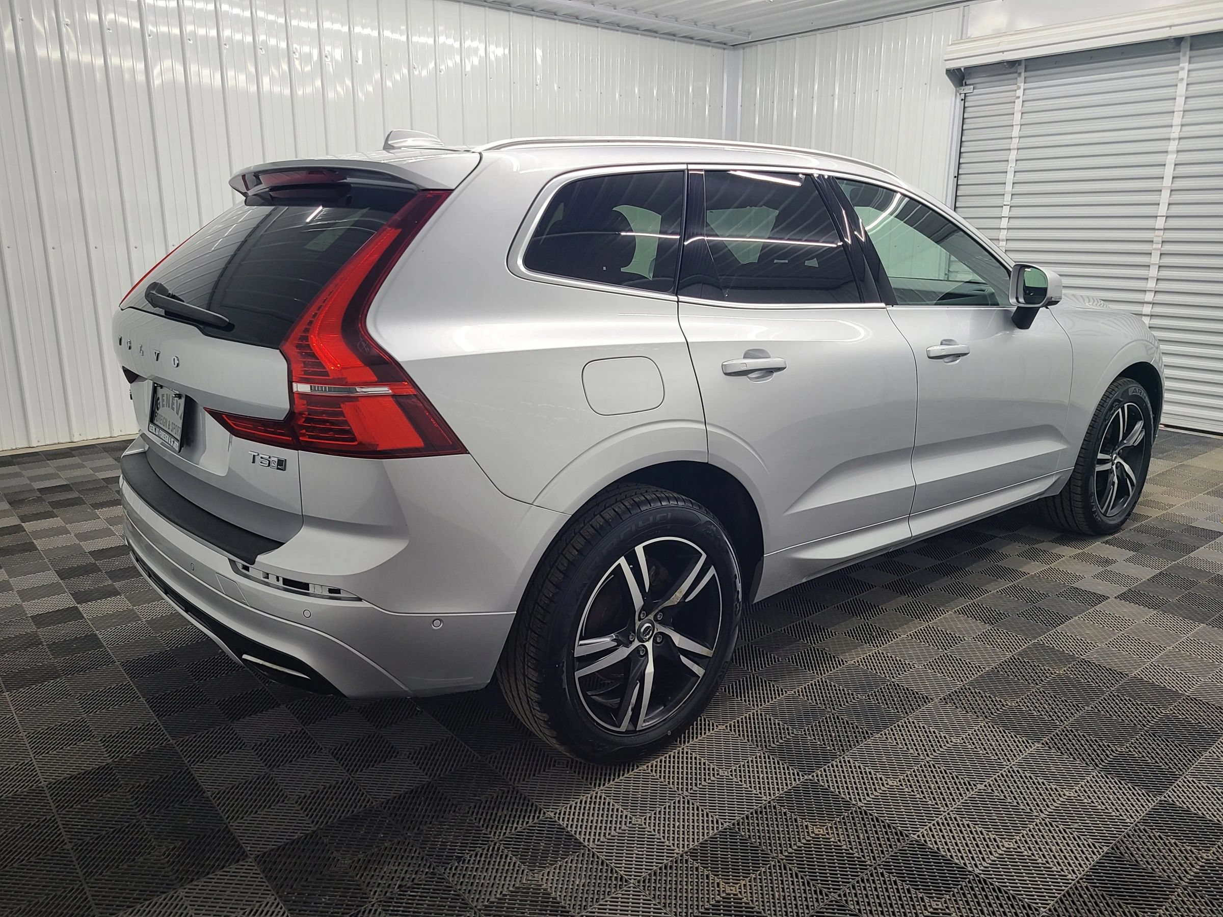 Used 2019 Volvo XC60 T5 R-Design AWD/4WD image 12