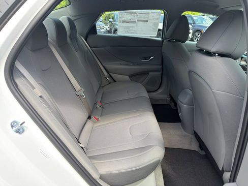 New 2026 Hyundai Elantra SE FWD image 24