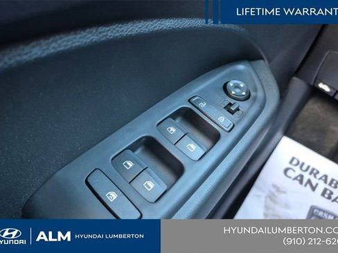 New 2026 Hyundai Venue SE FWD image 32
