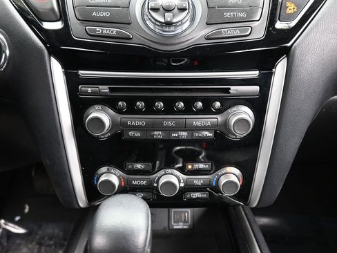 Used 2020 Nissan Pathfinder SV image 47