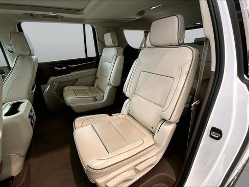 Used 2022 GMC Yukon XL Denali RWD image 22