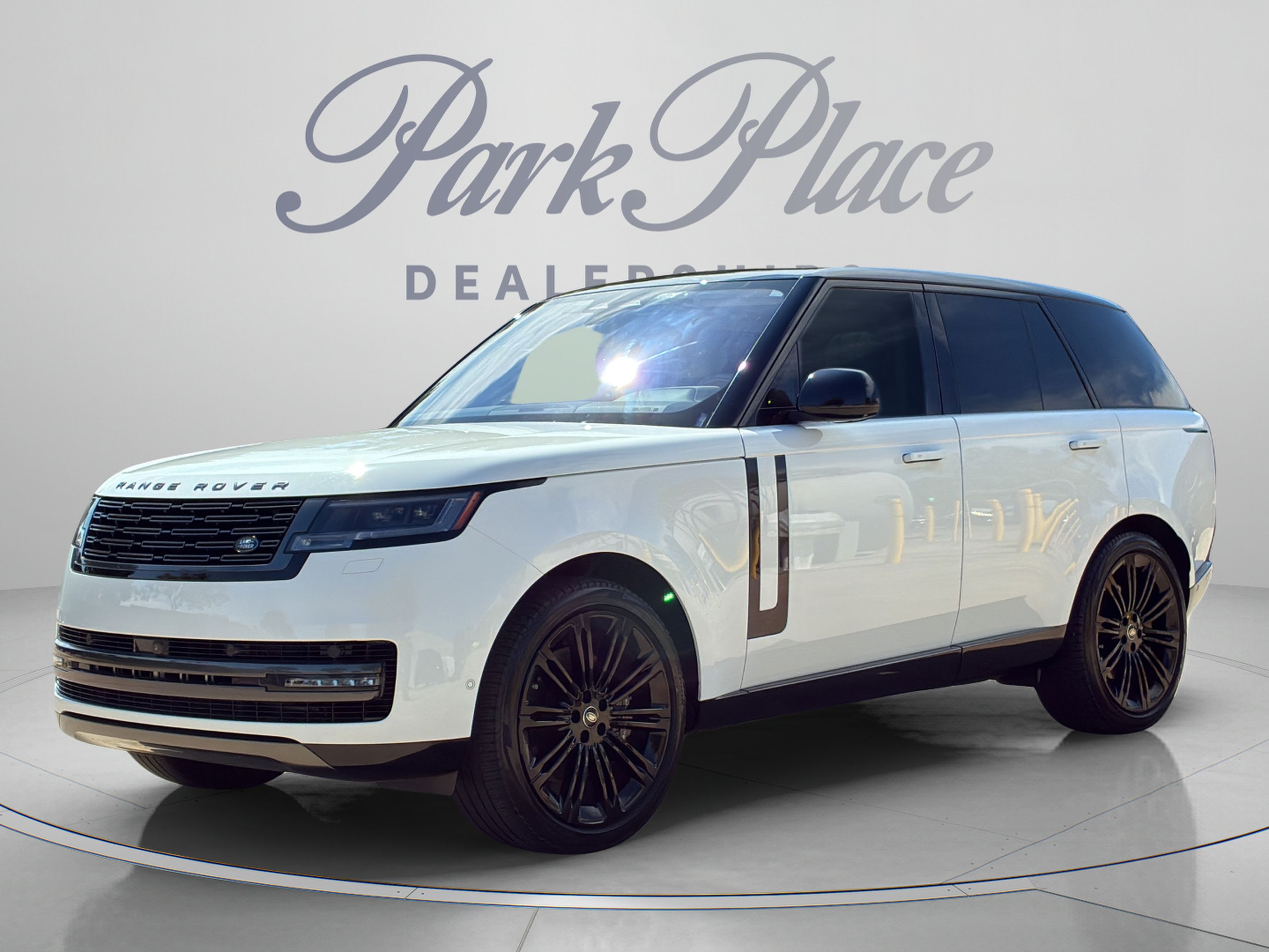 Used 2023 Land Rover Range Rover SE AWD/4WD image 1