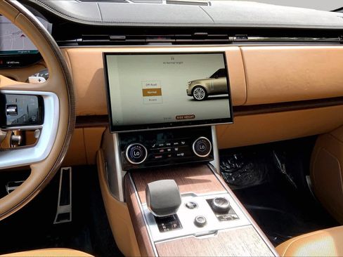 Used 2023 Land Rover Range Rover SE AWD/4WD image 7