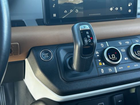 Used 2023 Land Rover Defender 110 X-Dynamic SE image 25