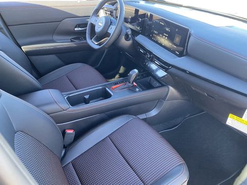 New 2026 Nissan Kicks SR FWD image 13