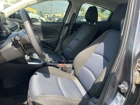 Used 2020 Toyota Yaris LE image 11