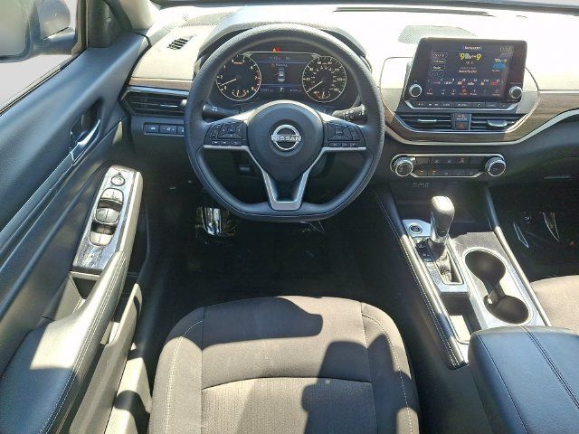 Used 2023 Nissan Altima 2.5 SV FWD image 13