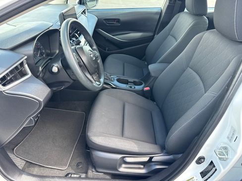 Used 2024 Toyota Corolla LE FWD image 4