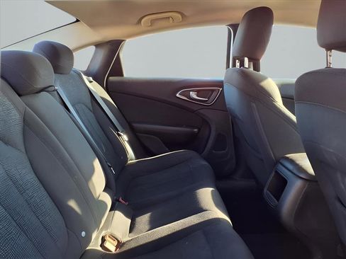 Used 2016 Chrysler 200 Limited image 14