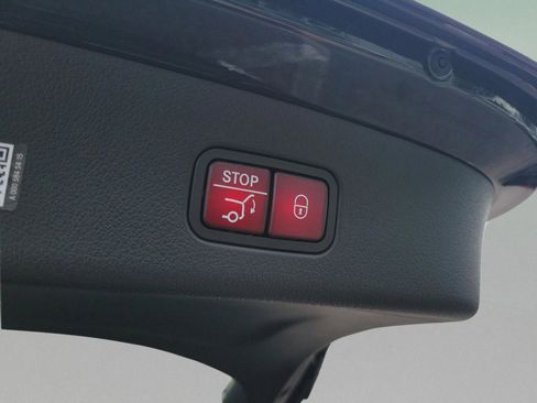 Used 2026 Mercedes-Benz GLC 300 image 6