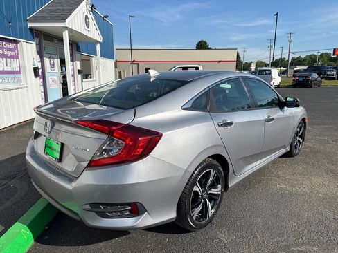 Used 2017 Honda Civic Touring image 8