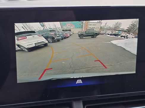 Used 2025 Chevrolet Trax RS w/ Sunroof Package image 4