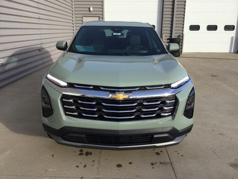 New 2026 Chevrolet Equinox LT image 3