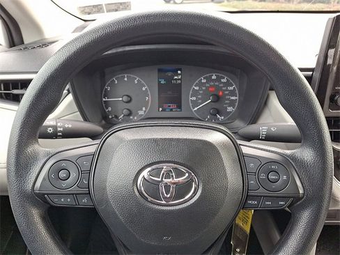 Certified 2025 Toyota Corolla Cross L image 18