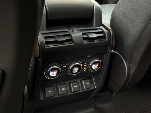 Used 2020 Land Rover Defender 110 S image 18