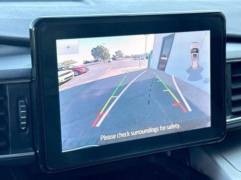 Used 2022 Ford Explorer XLT w/ Equipment Group 202A RWD image 23