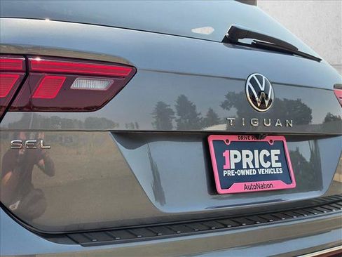 Used 2022 Volkswagen Tiguan SEL R-Line AWD/4WD image 14