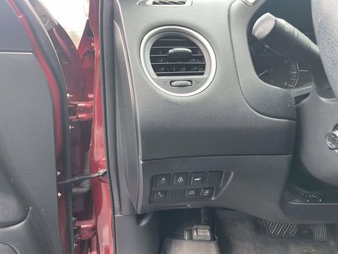 Used 2019 Nissan Pathfinder Platinum image 32